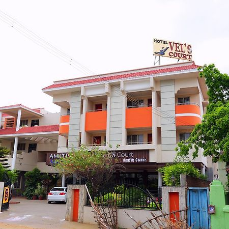 פאלני Hotel Vels Court מראה חיצוני תמונה
