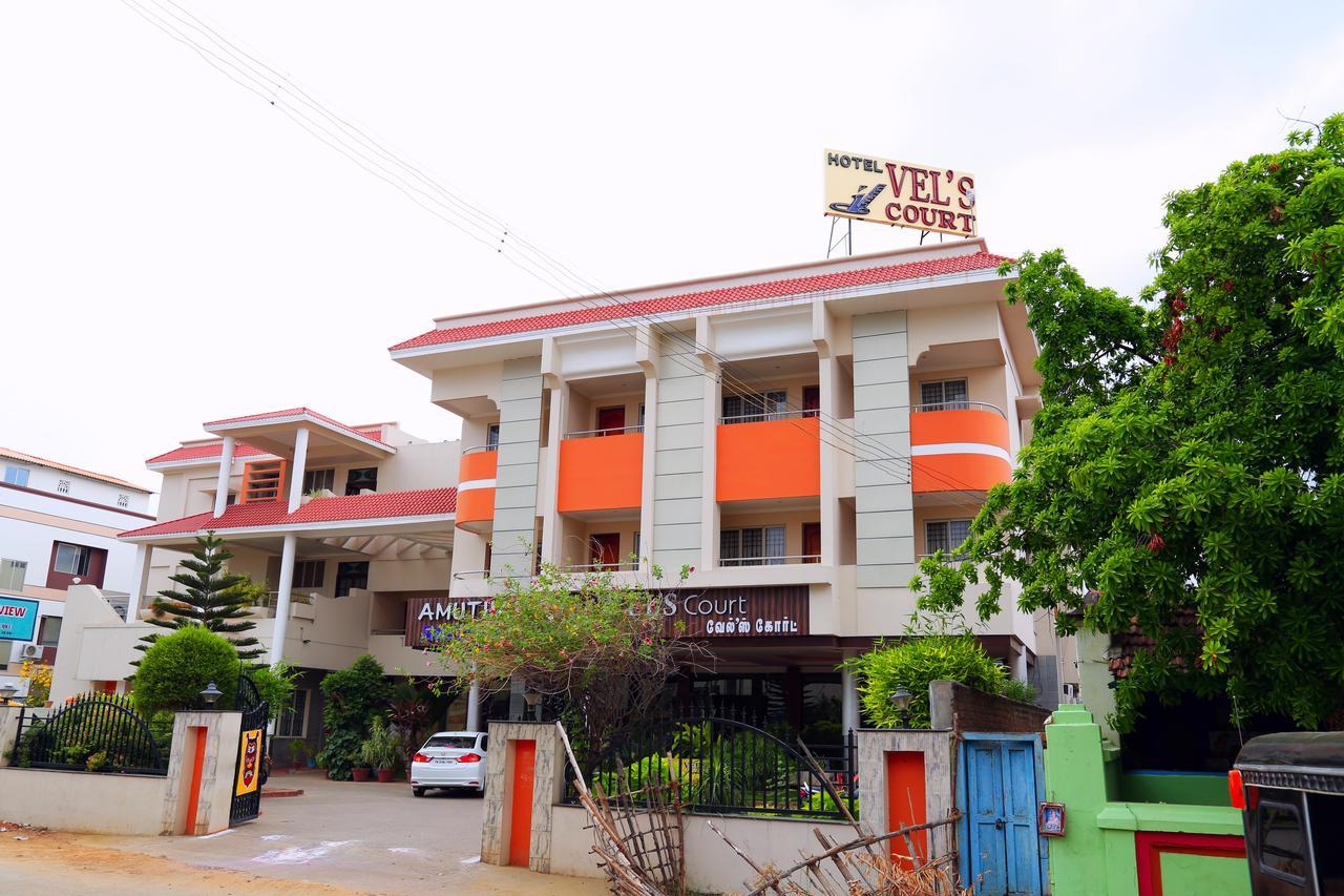 פאלני Hotel Vels Court מראה חיצוני תמונה