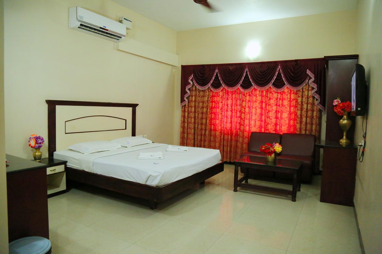 פאלני Hotel Vels Court מראה חיצוני תמונה