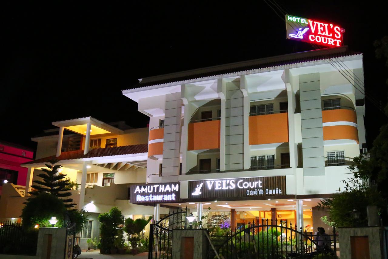 פאלני Hotel Vels Court מראה חיצוני תמונה