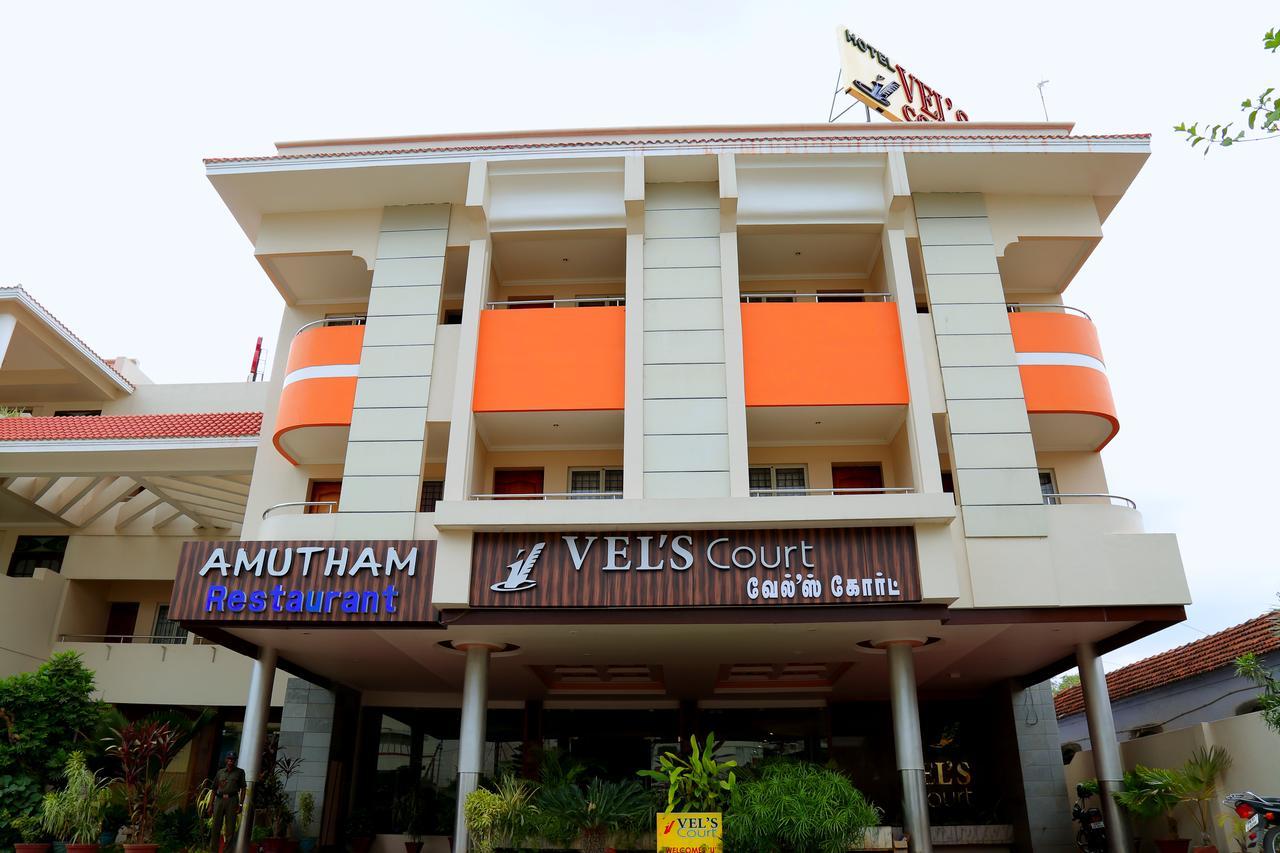 פאלני Hotel Vels Court מראה חיצוני תמונה