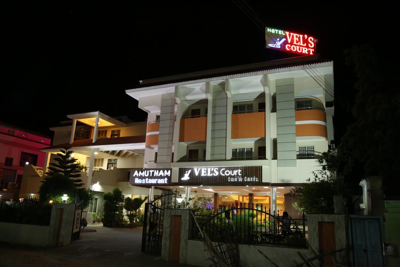 פאלני Hotel Vels Court מראה חיצוני תמונה